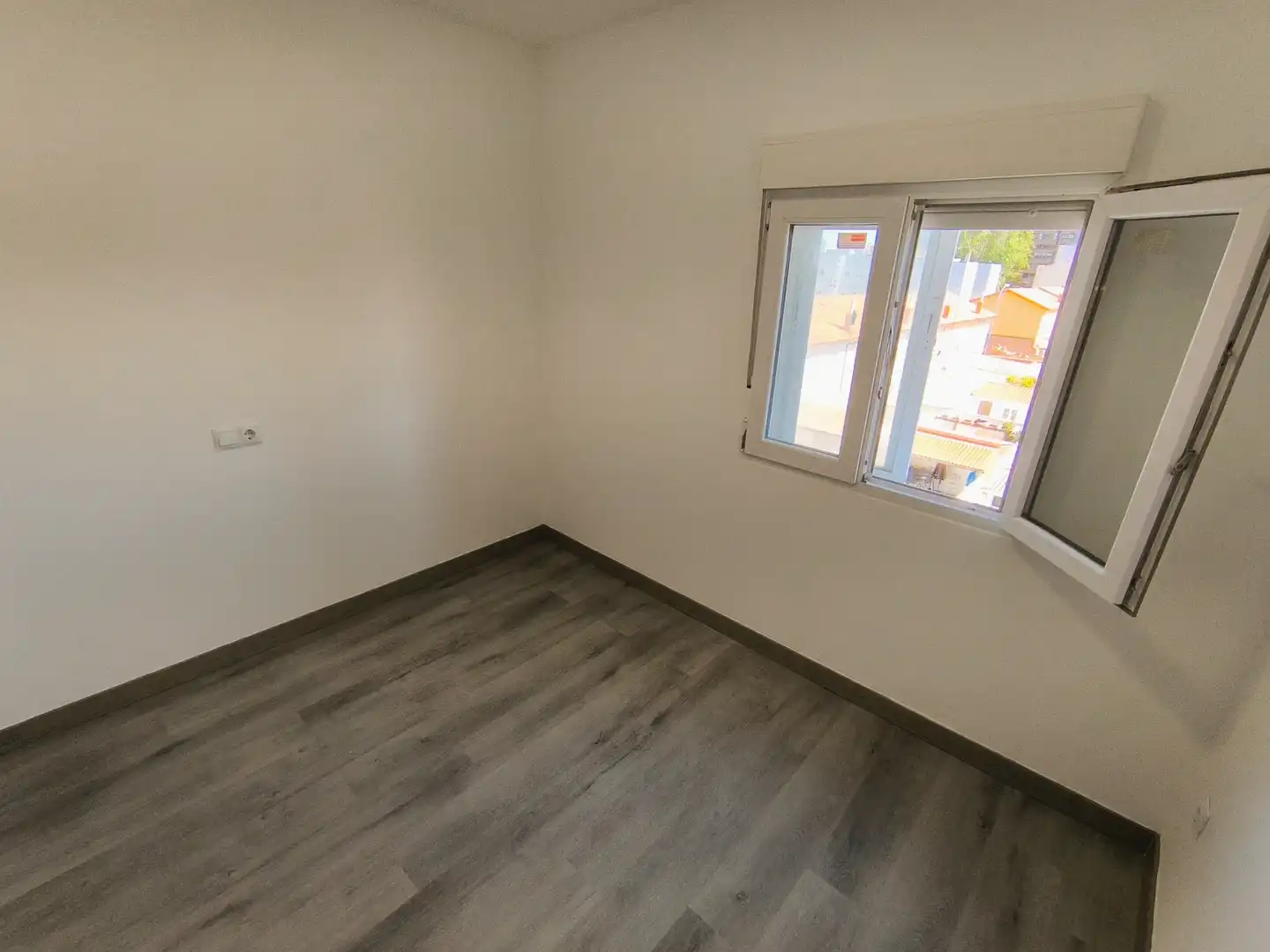 Bedroom of Flat for sale in Palencia  with Air Conditioner, Heating and Parquet flooring