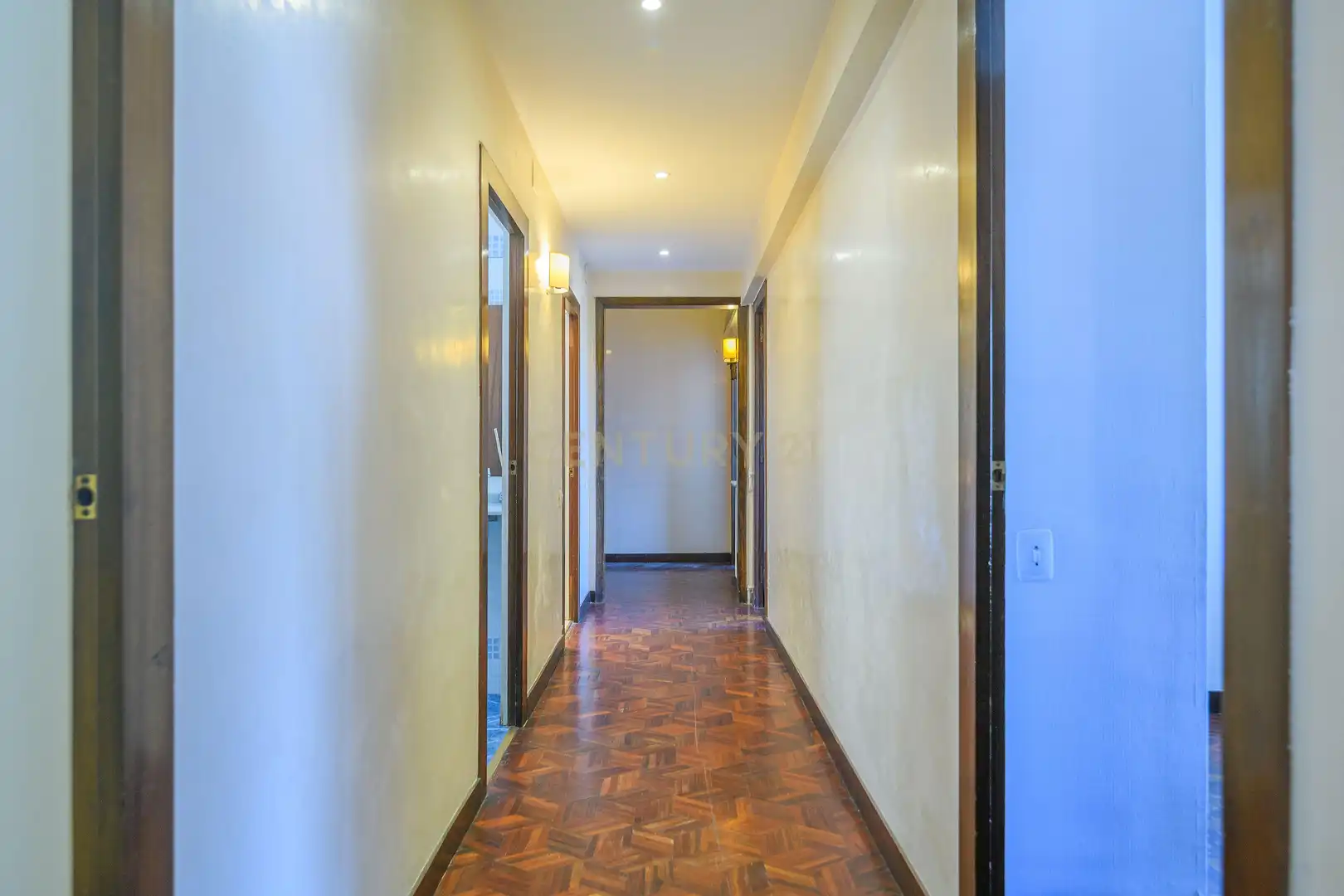 Wohnung zum Verkauf in Barcelona mit Klimaanlage, Ofen und Mikrowelle