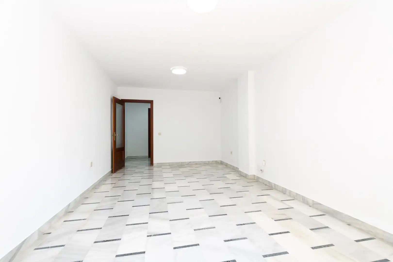 Piso en venta en Málaga con Terraza, Trastero y Piscina comunitaria