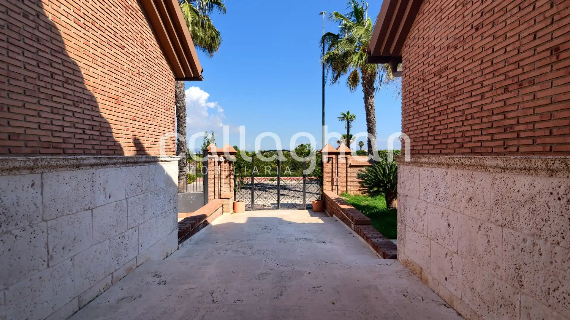 Vista exterior de Casa o xalet en venda en Burriana / Borriana amb Aire condicionat, Calefacció i Jardí privat
