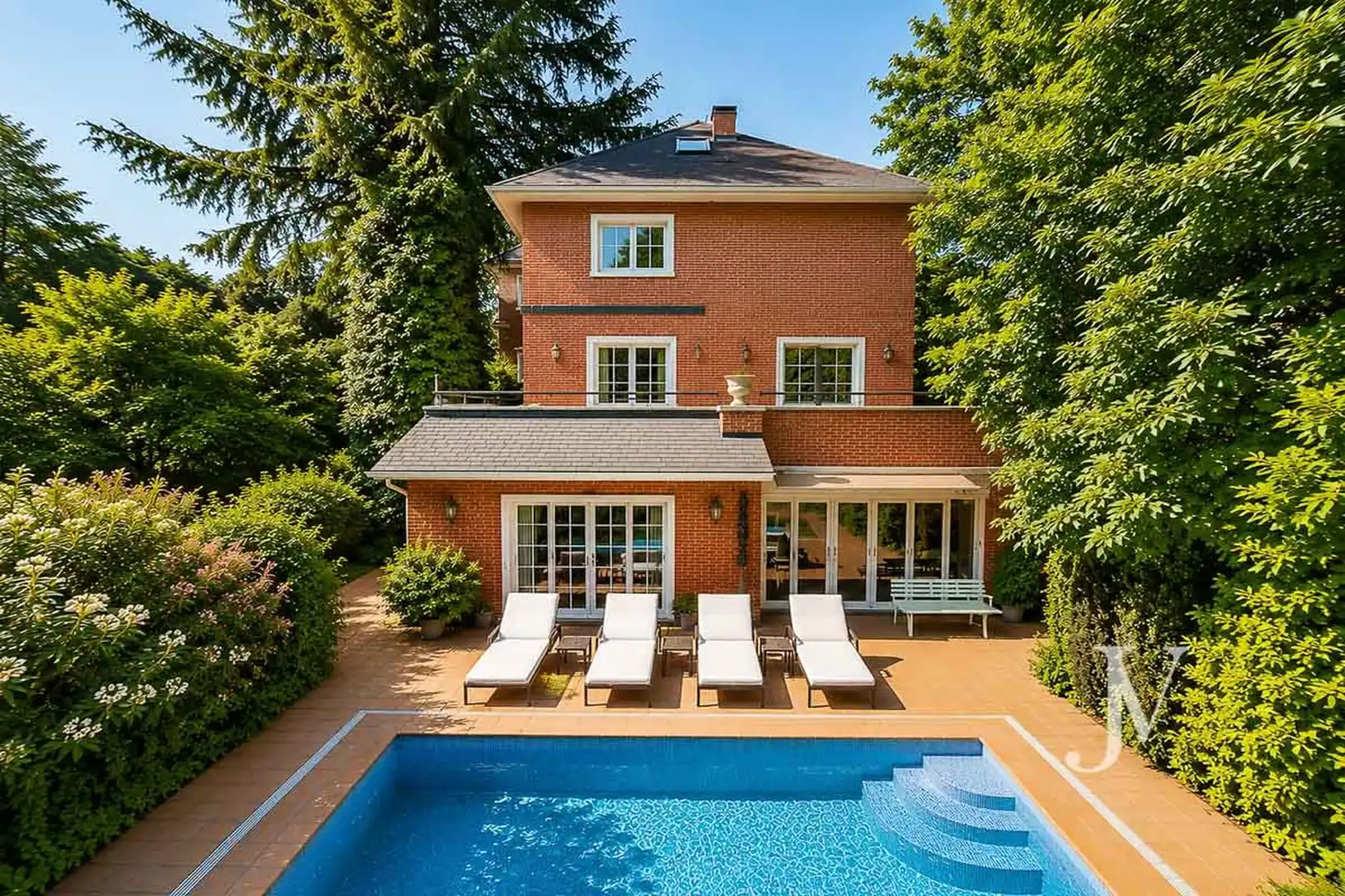 Piscina de Casa o chalet en venta en Madrid con Aire acondicionado, Calefacción y Jardín privado