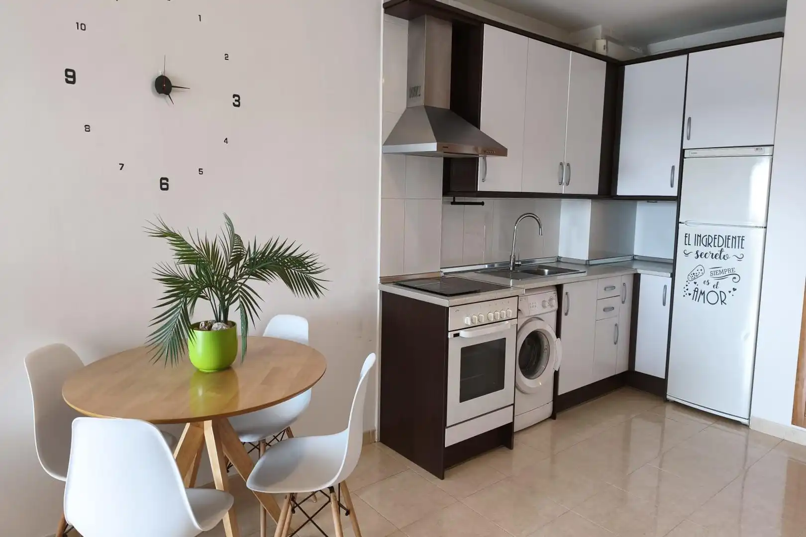 Cuina de Apartament en venda en Vícar amb Aire condicionat, Terrassa i Moblat