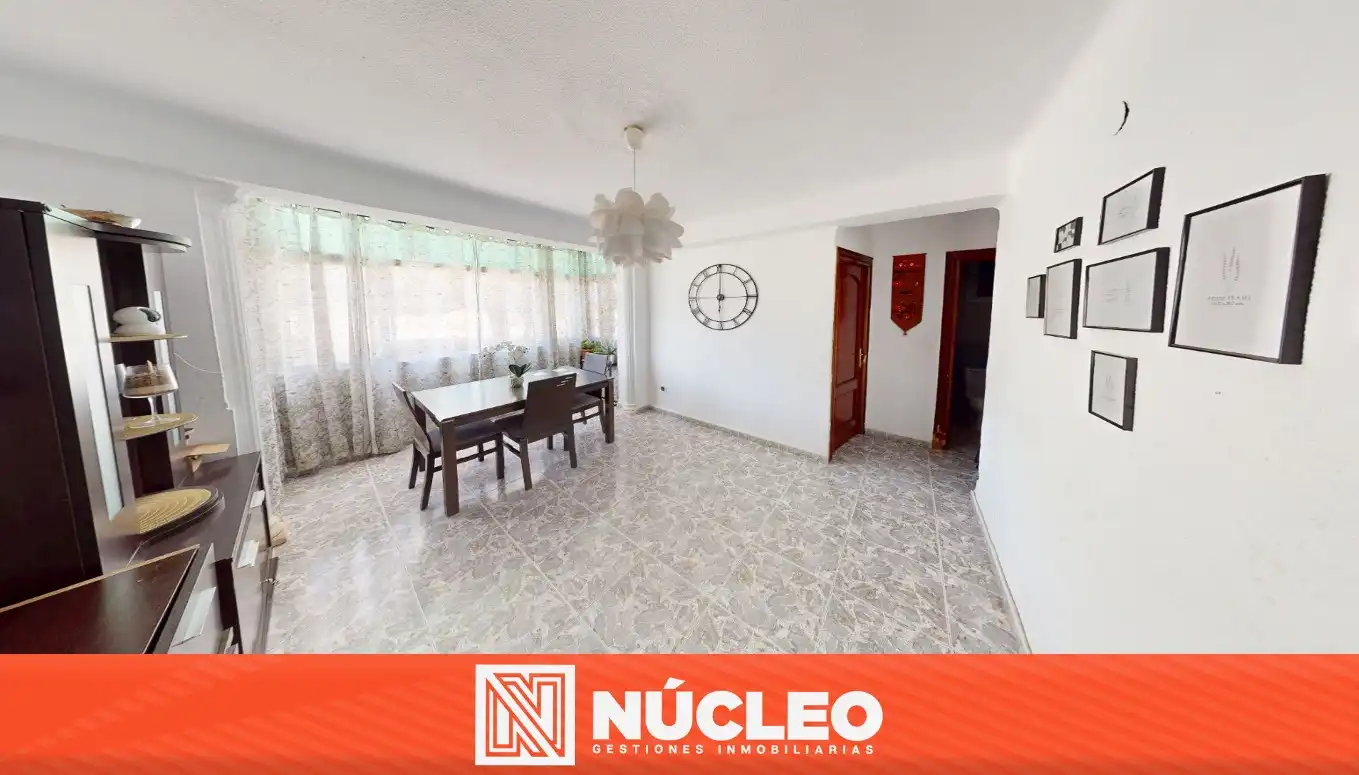 Flat for sale in Calle Leonardo Talens Rivas