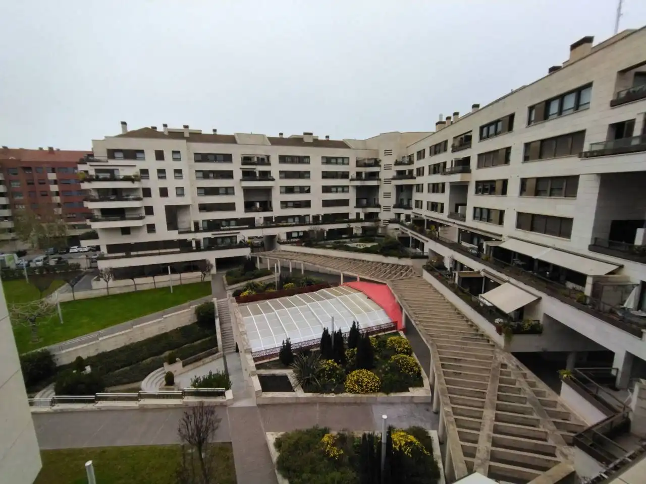 Vista exterior de Apartamento en venta en  Logroño con Calefacción, Terraza y Trastero