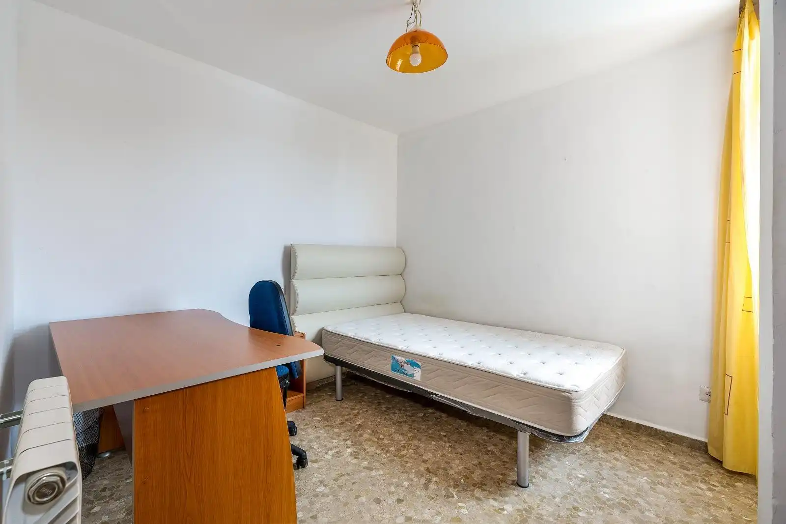 Bedroom of Flat for sale in Granada  with Heating