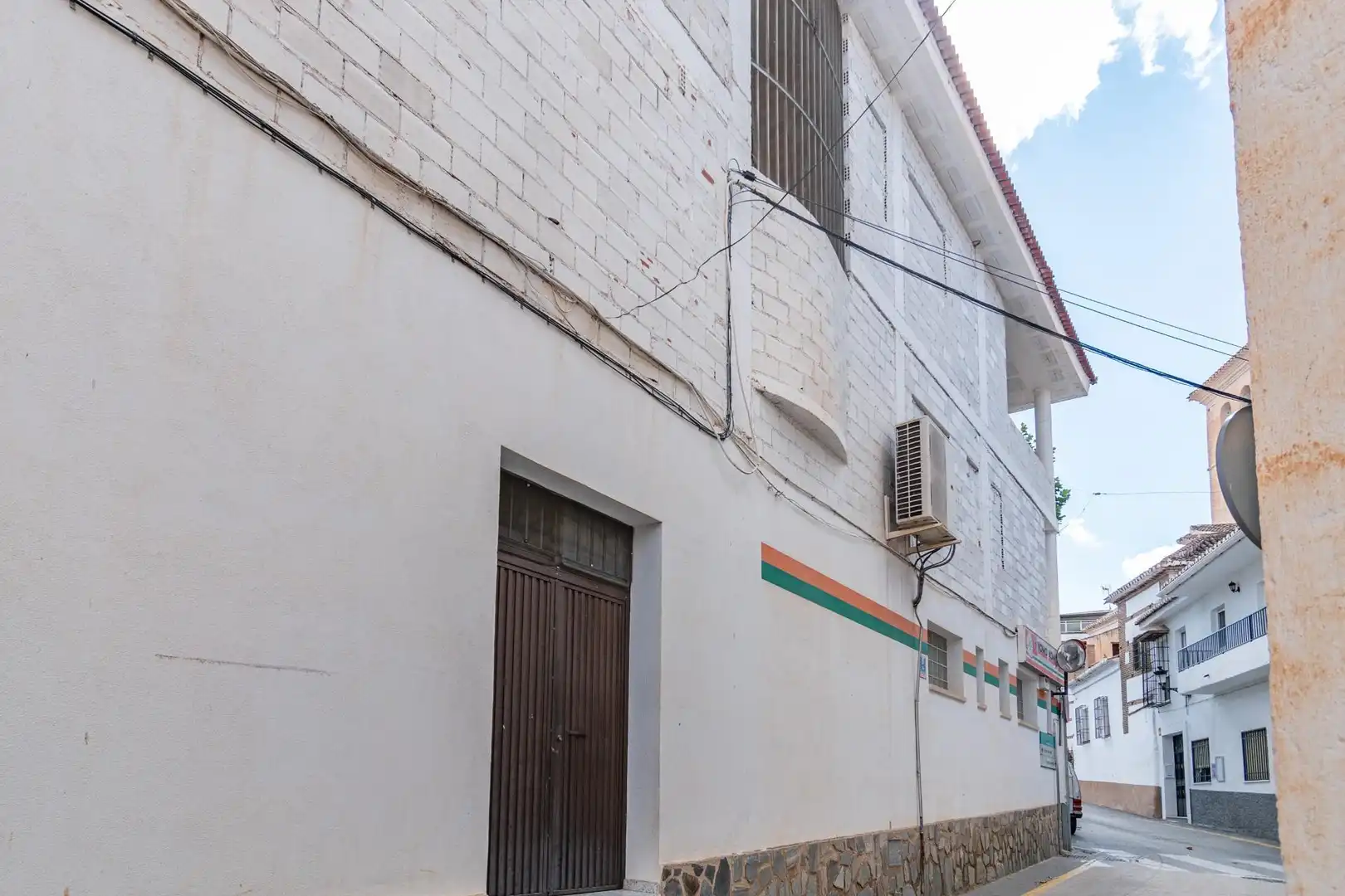 Buildings for sale in La Peza