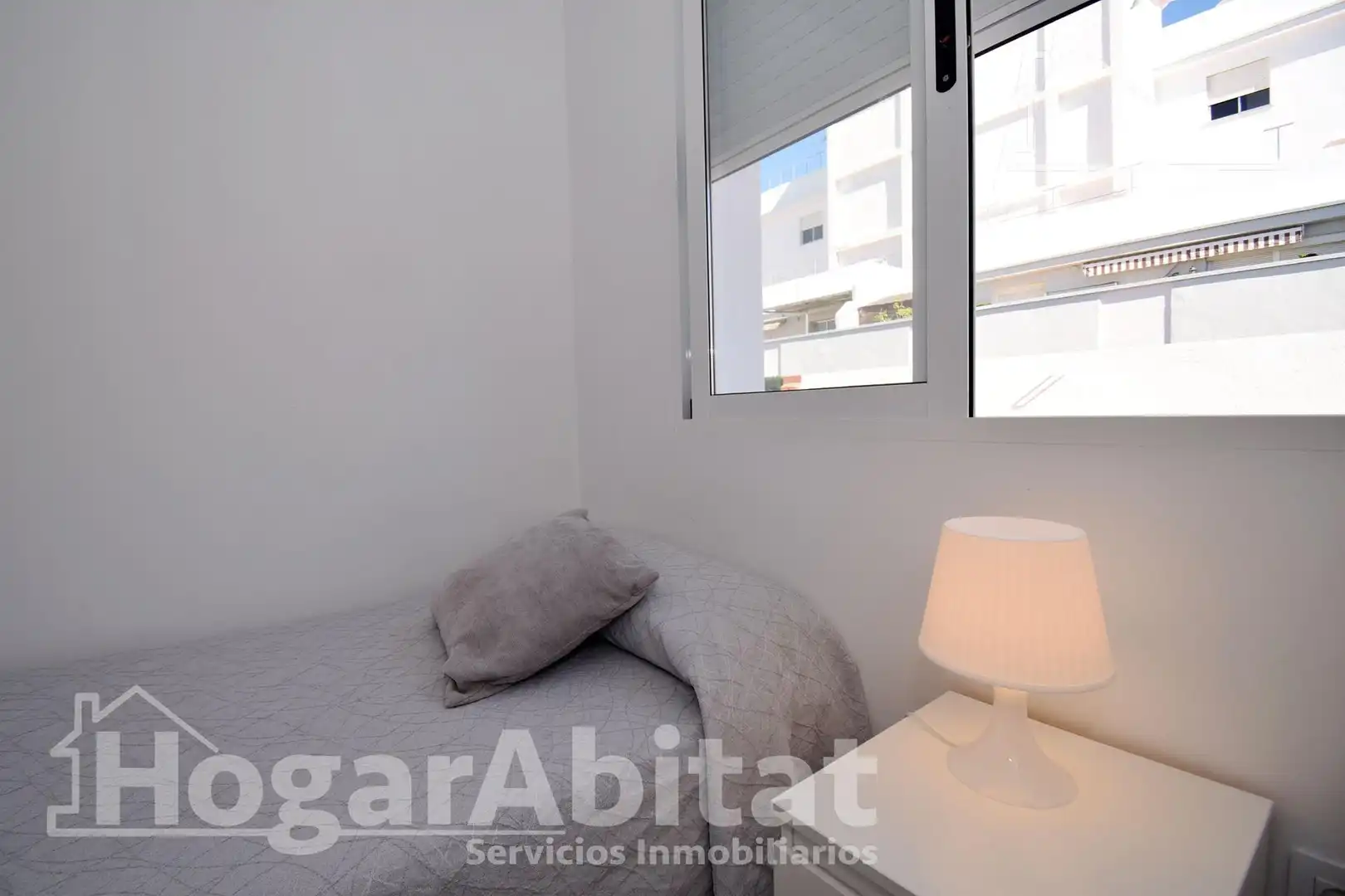 Schlafzimmer von Dachboden zum Verkauf in Burriana / Borriana mit Klimaanlage, Heizung und Terrasse