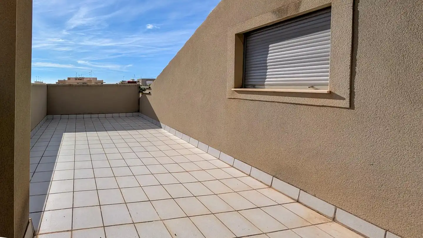 Terrasse von Wohnung zum Verkauf in Santa Pola mit Klimaanlage, Terrasse und Schwimmbad