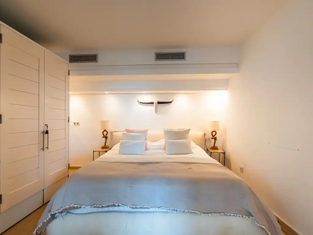 Habitación de Apartamento en venta en Sant Josep de sa Talaia con Calefacción y Jardín privado
