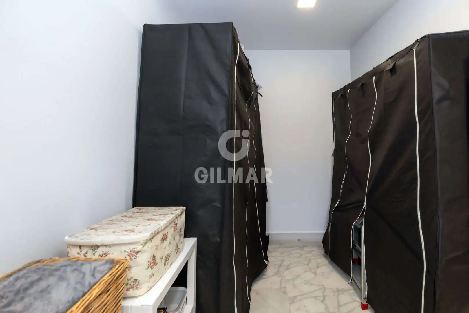 Dormitori de Apartament en venda en Estepona amb Calefacció, Piscina i Balcó