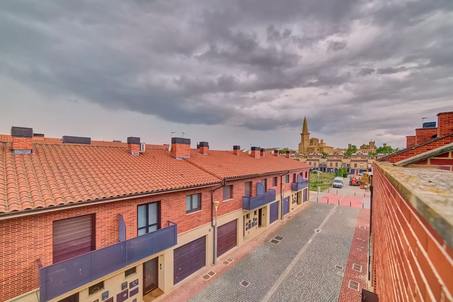 Vista exterior de Casa adosada en venta en Olite / Erriberri con Calefacción, Jardín privado y Parquet
