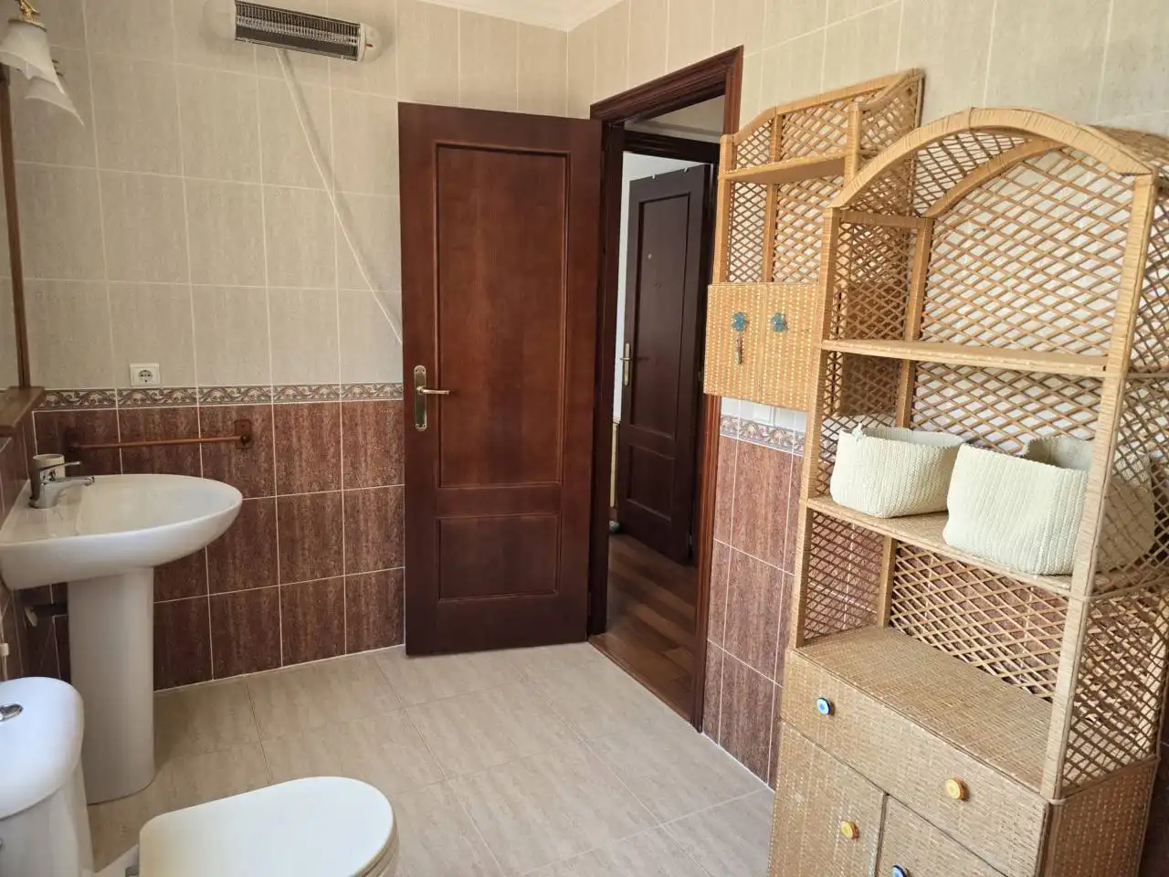 Bathroom of Houses for rent in Riba-roja de Túria  with Air Conditioner, Heating and Private garden