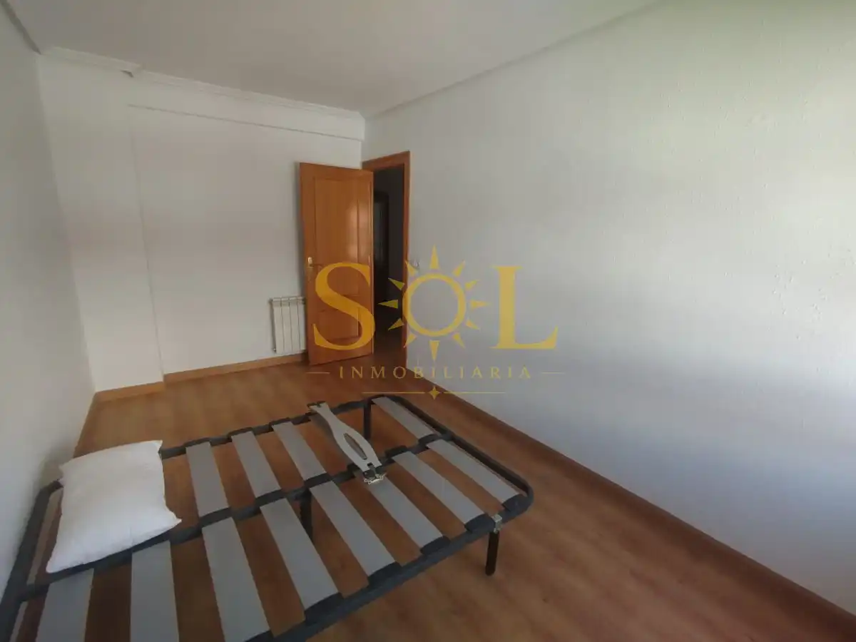 Habitación de Piso para compartir en León Capital  con Calefacción, Amueblado y Horno