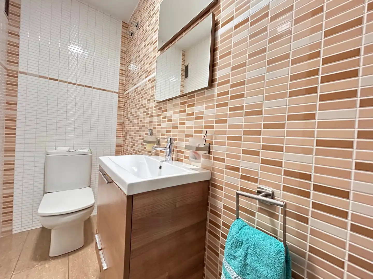 Bathroom of Houses for sale in Sant Boi de Llobregat  with Air Conditioner, Heating and Terrace