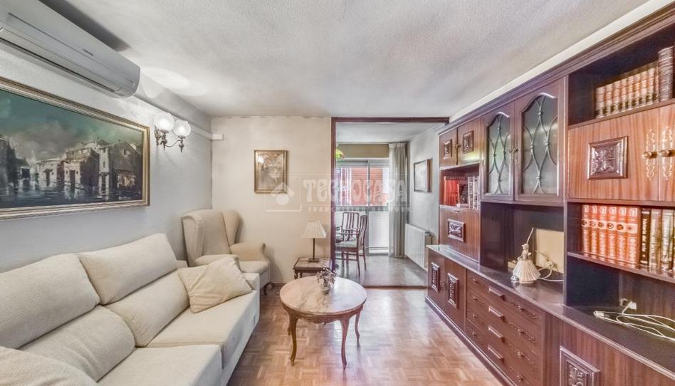 Photo 1 of Flat for sale in Calle de José Barbastre, Ventas, Madrid