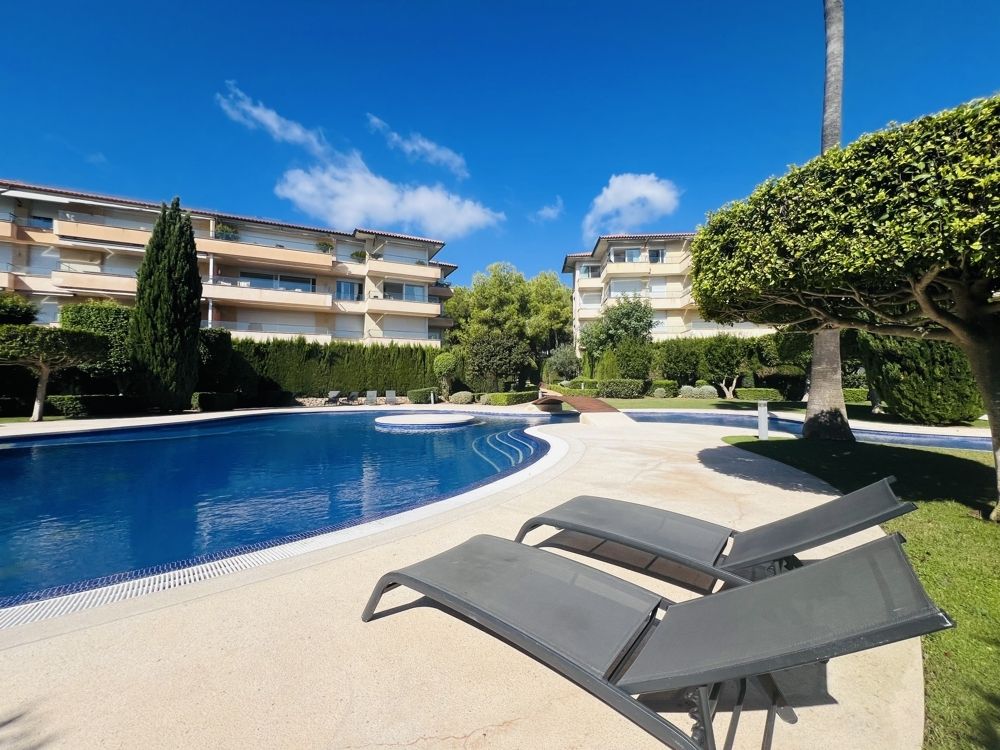 Swimming pool of Apartment for sale in Calvià  with Air Conditioner and Heating
