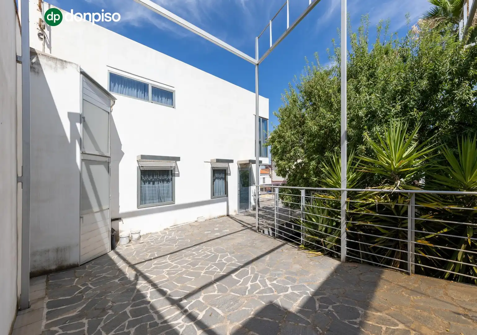 Exterior view of Houses for sale in Granada