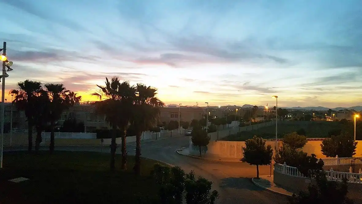 Casa aparellada amb terrassa en venda a Zona Carrefour - Urbanizaciones, imagen 42