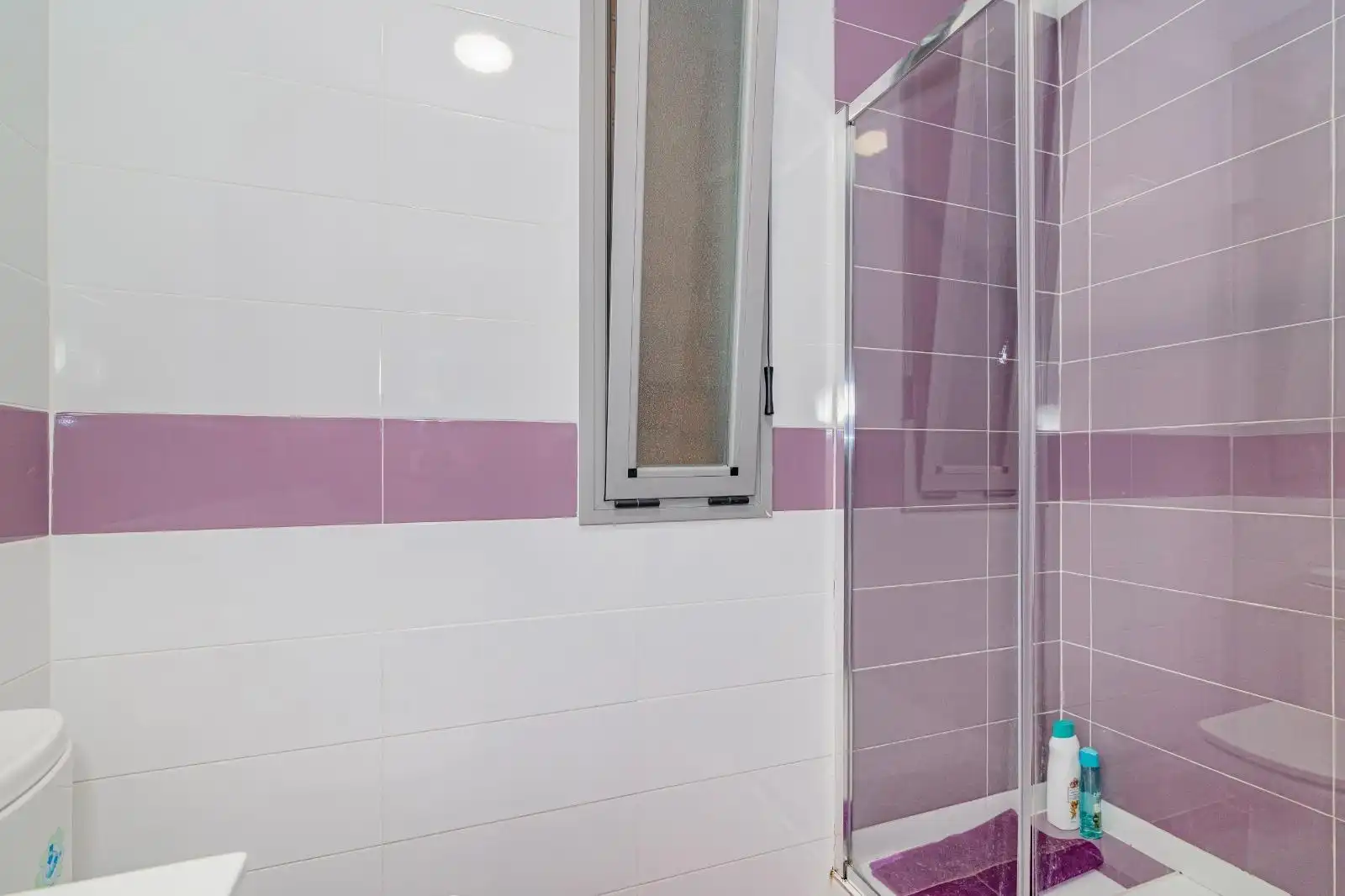 Bathroom of Flat for sale in Peligros  with Air Conditioner, Heating and Storage room