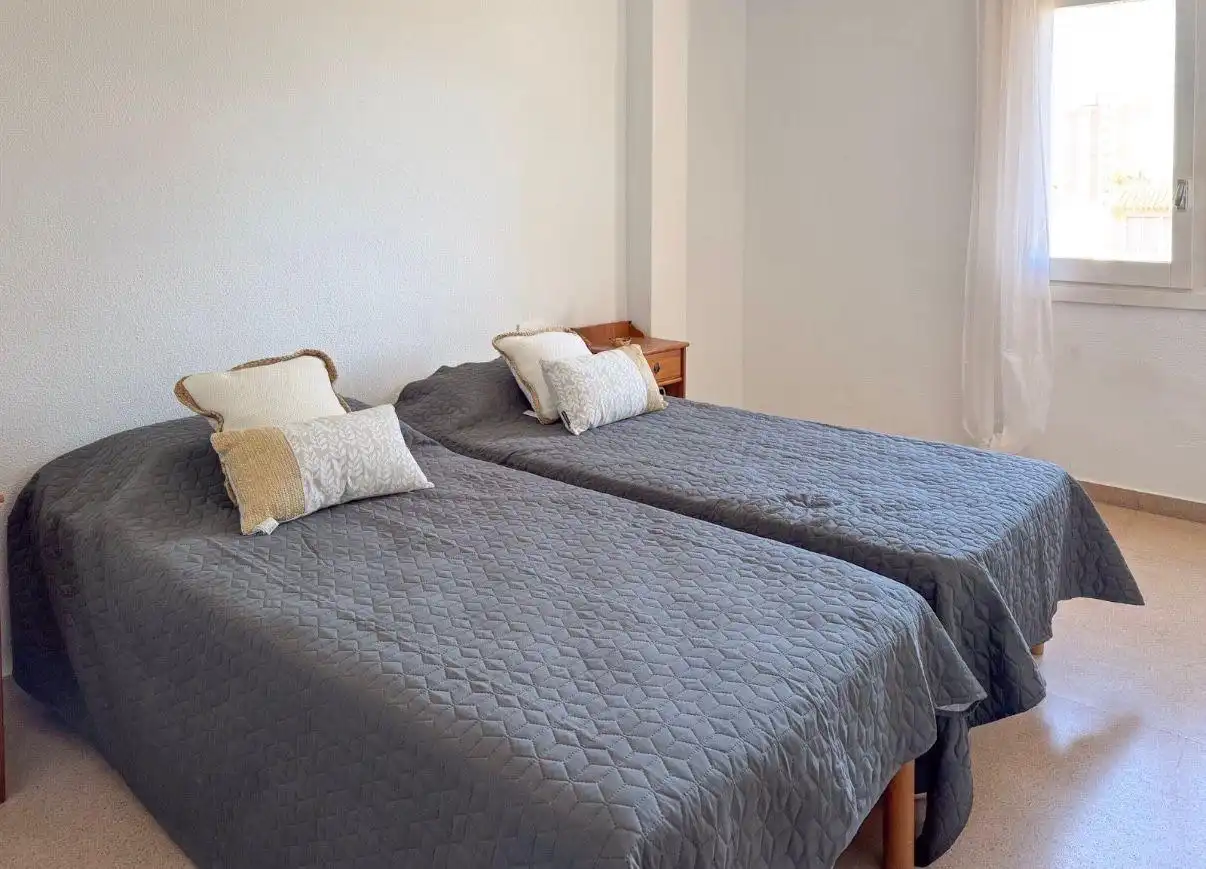 Schlafzimmer von Dachboden zum Verkauf in La Manga del Mar Menor mit Privatgarten, Terrasse und Abstellraum