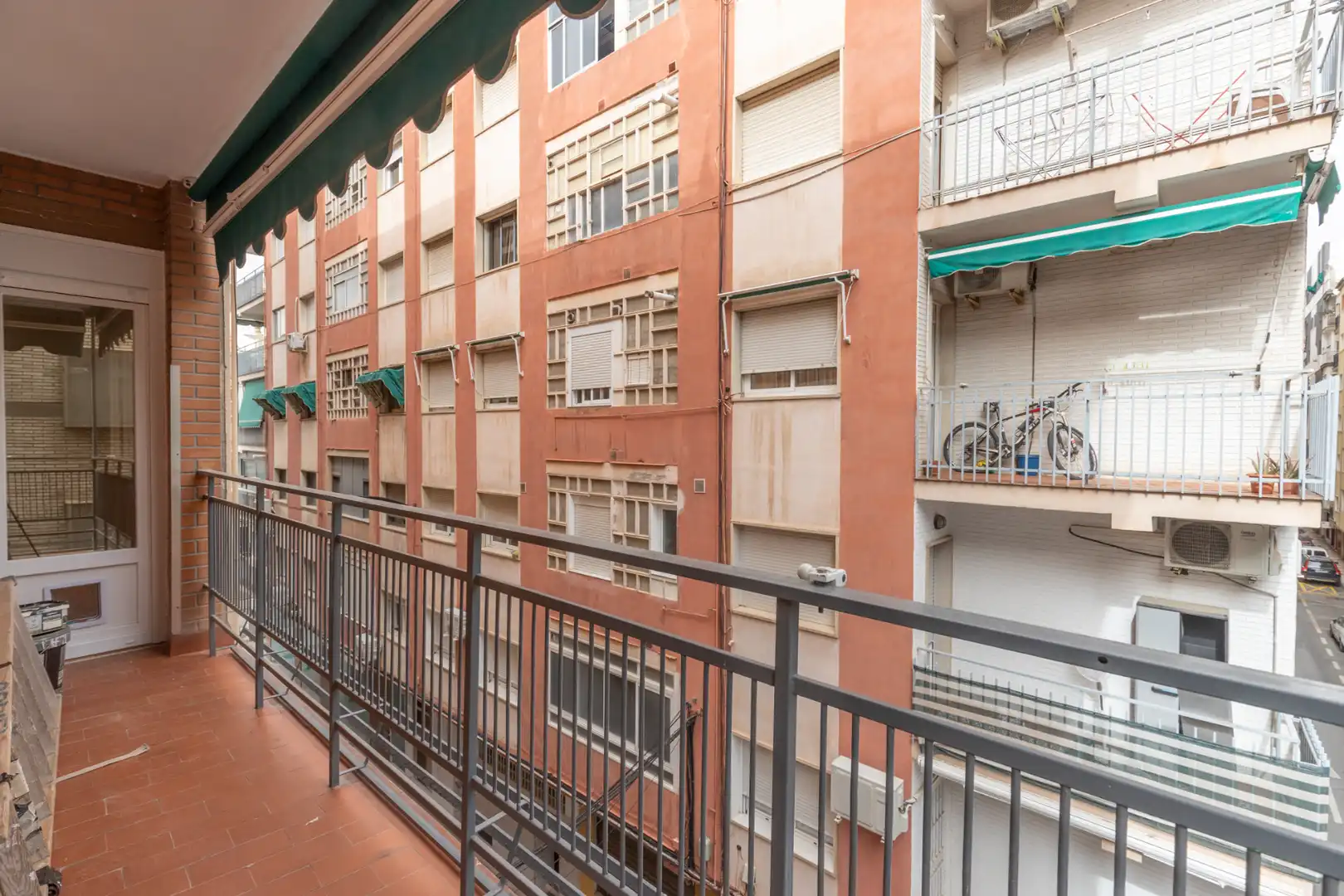 Exterior view of Flat for sale in Granada  with Air Conditioner, Heating and Parquet flooring