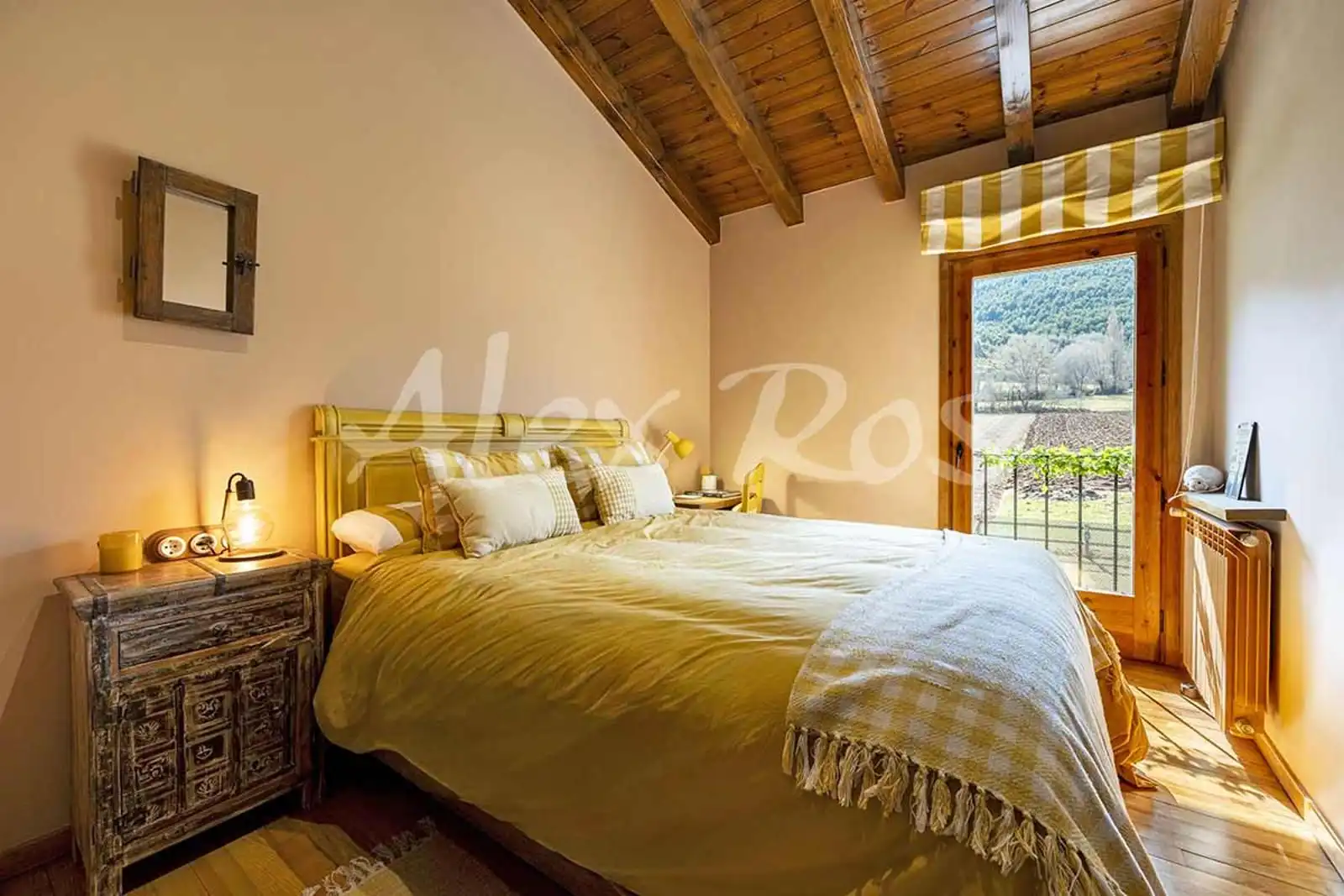 Bedroom of Houses for sale in Urús  with Heating, Private garden and Terrace
