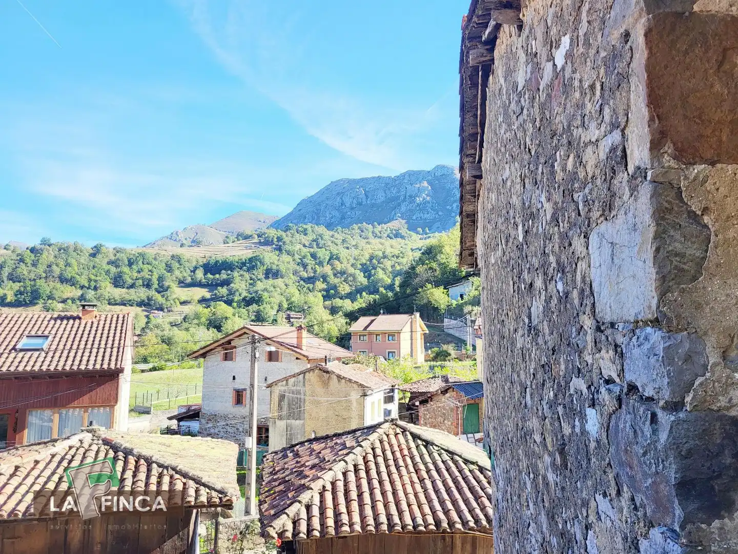 Exterior view of Houses for sale in Laviana  with Storage room