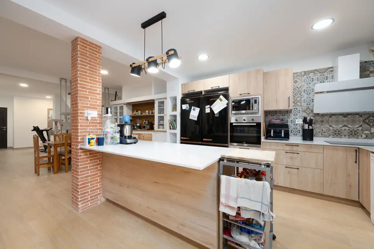Küche von Einfamilien-Reihenhaus zum Verkauf in Mutxamel mit Klimaanlage, Heizung und Terrasse
