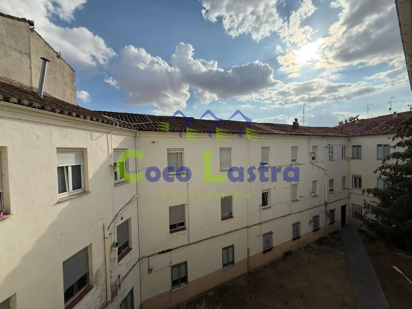 Außenansicht von Wohnung zur Miete in Salamanca mit Heizung, Privatgarten und Parkett