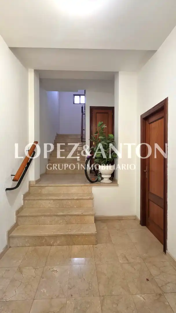 Wohnung zum Verkauf in L'Eliana mit Terrasse und Balkon