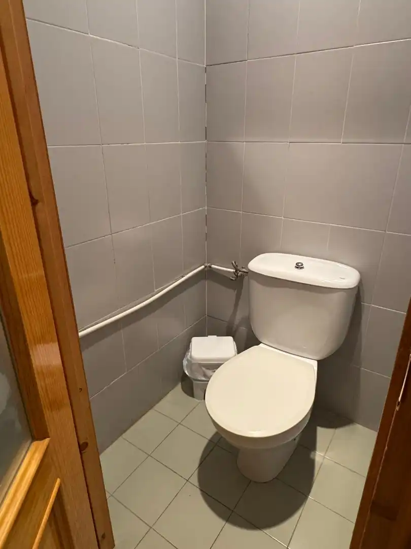 Badezimmer von Büro zum Verkauf in Alcázar de San Juan mit Klimaanlage