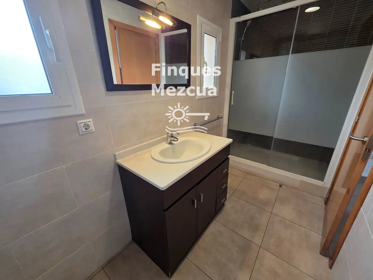 Casa adosada en venta en Els Munts