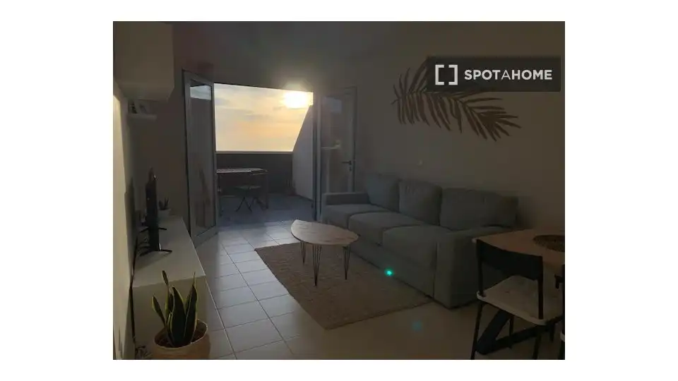 Room in Guía de Isora interior