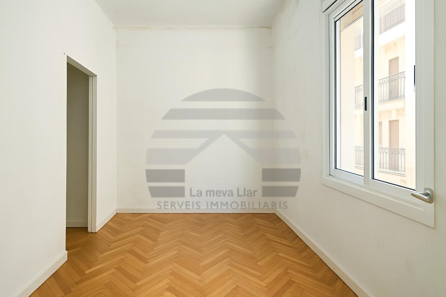Bedroom of Flat for sale in  Barcelona Capital  with Balcony