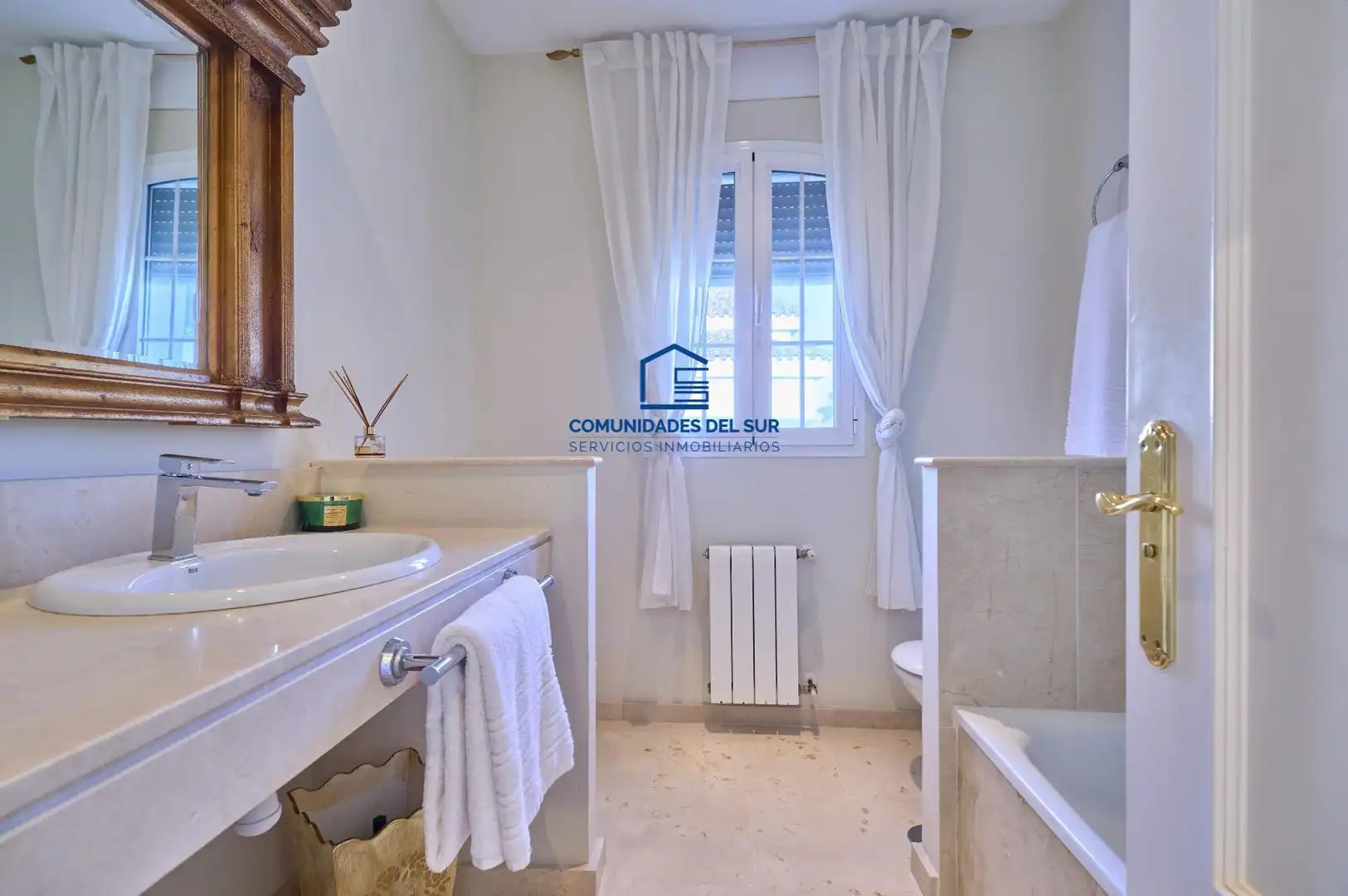 Bany de Casa o xalet en venda en El Puerto de Santa María amb Aire condicionat, Jardí privat i Terrassa