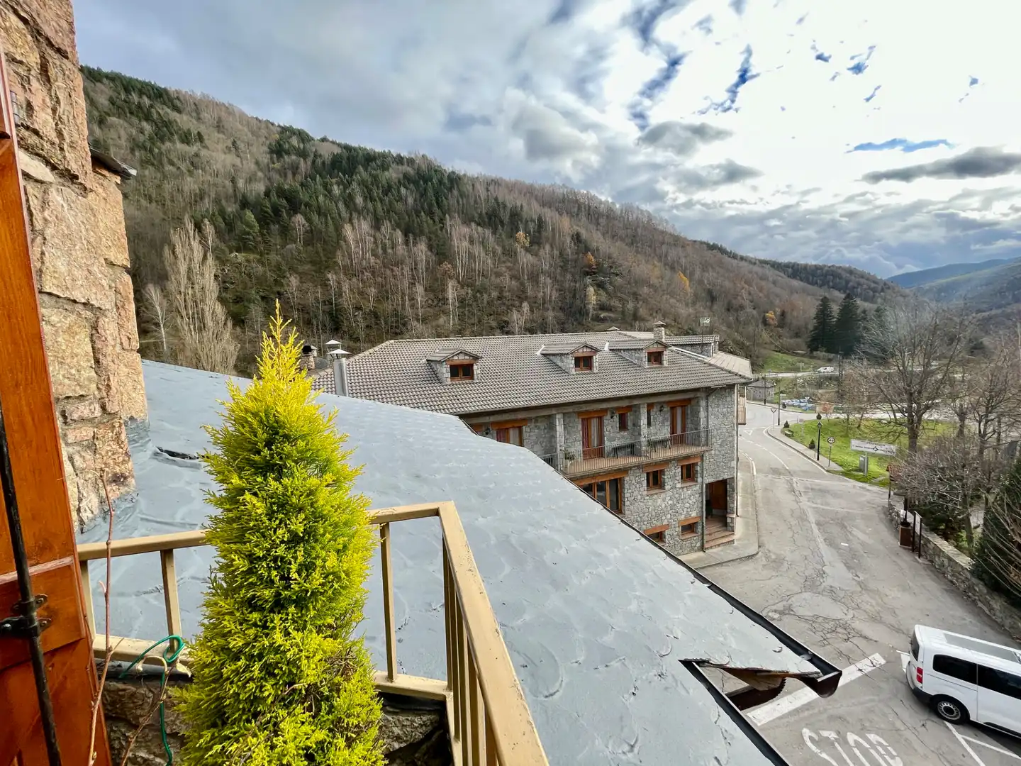 Vista exterior de Ático en venta en Setcases con Calefacción, Terraza y Amueblado