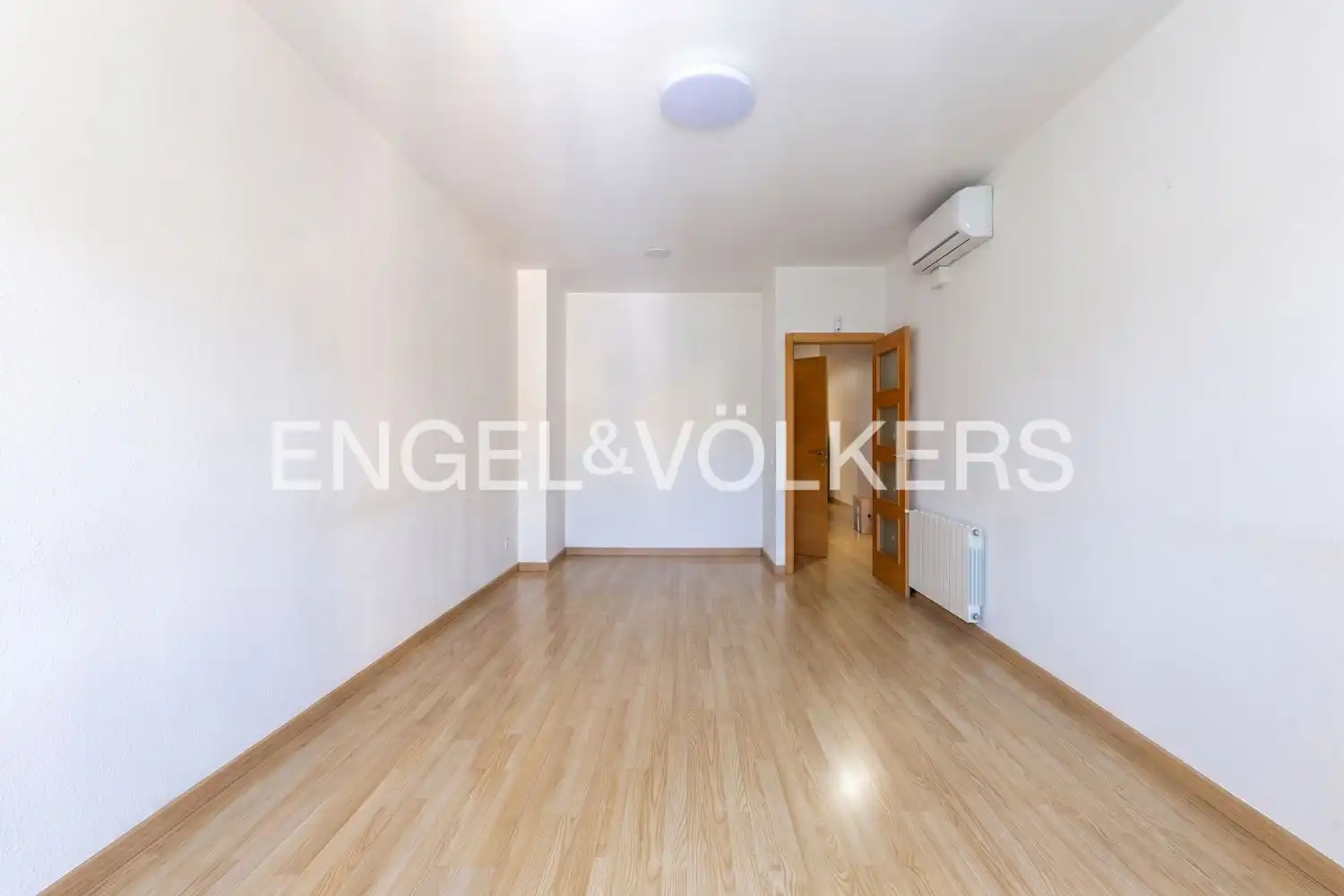 Living room of Flat for sale in Valencia  with Air Conditioner, Heating and Parquet flooring