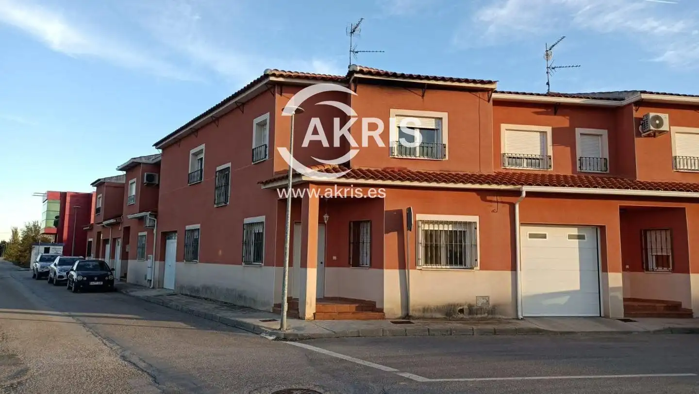 Casa o xalet en venda a Yelmo del Mambrino, Miguel Esteban