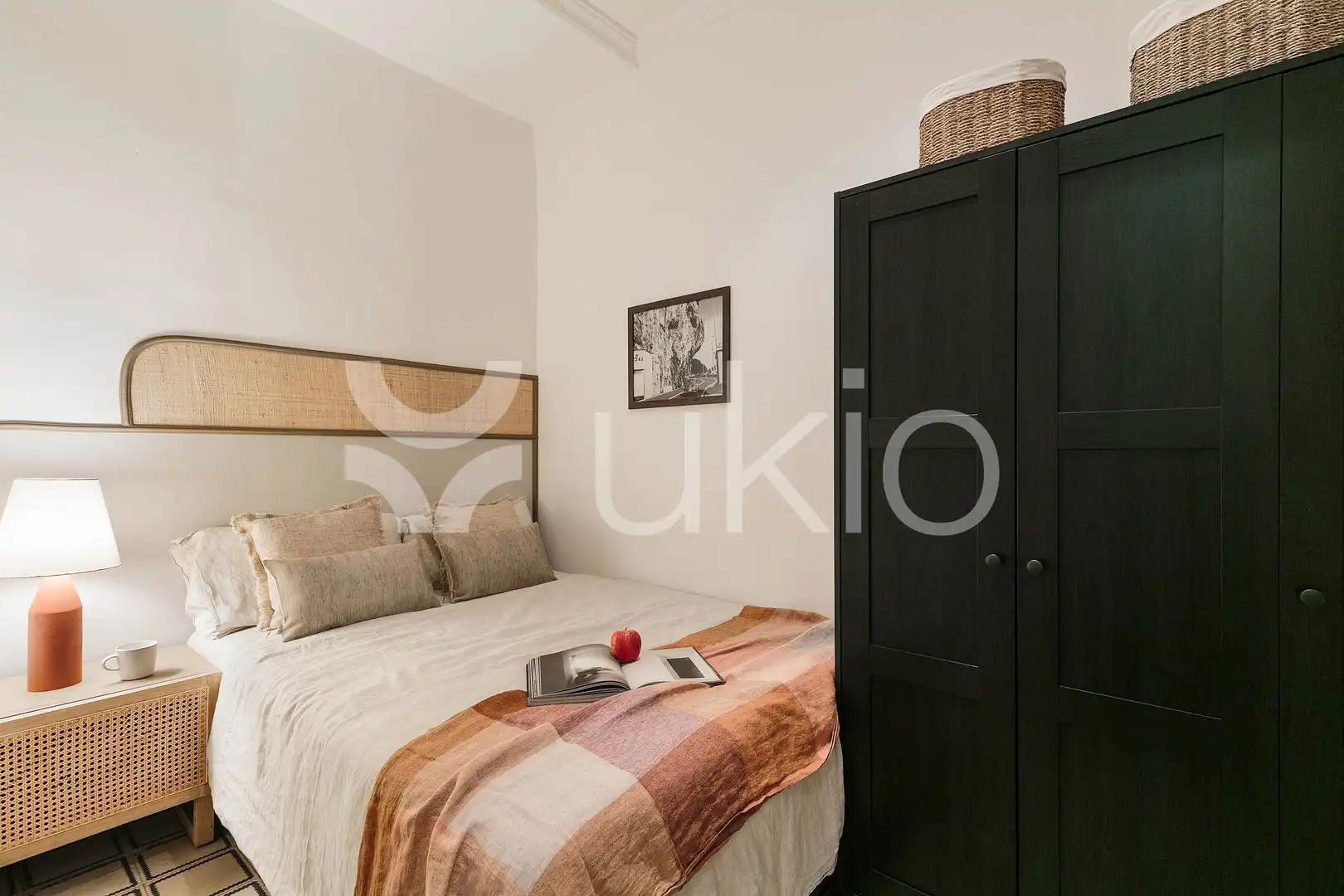 Schlafzimmer von Wohnungen zur Miete in Barcelona mit Klimaanlage, Möbliert und Ofen