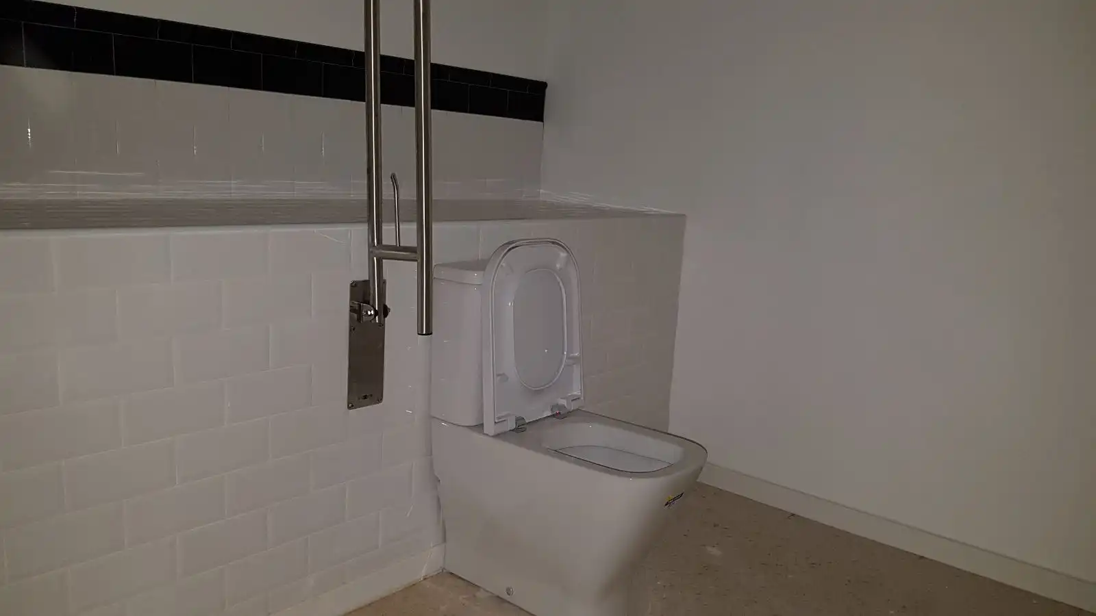 Bathroom of Office for sale in Cangas   with Heating