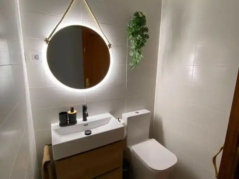 Badezimmer von Wohnung zur Miete in Cartagena mit Klimaanlage und Balkon