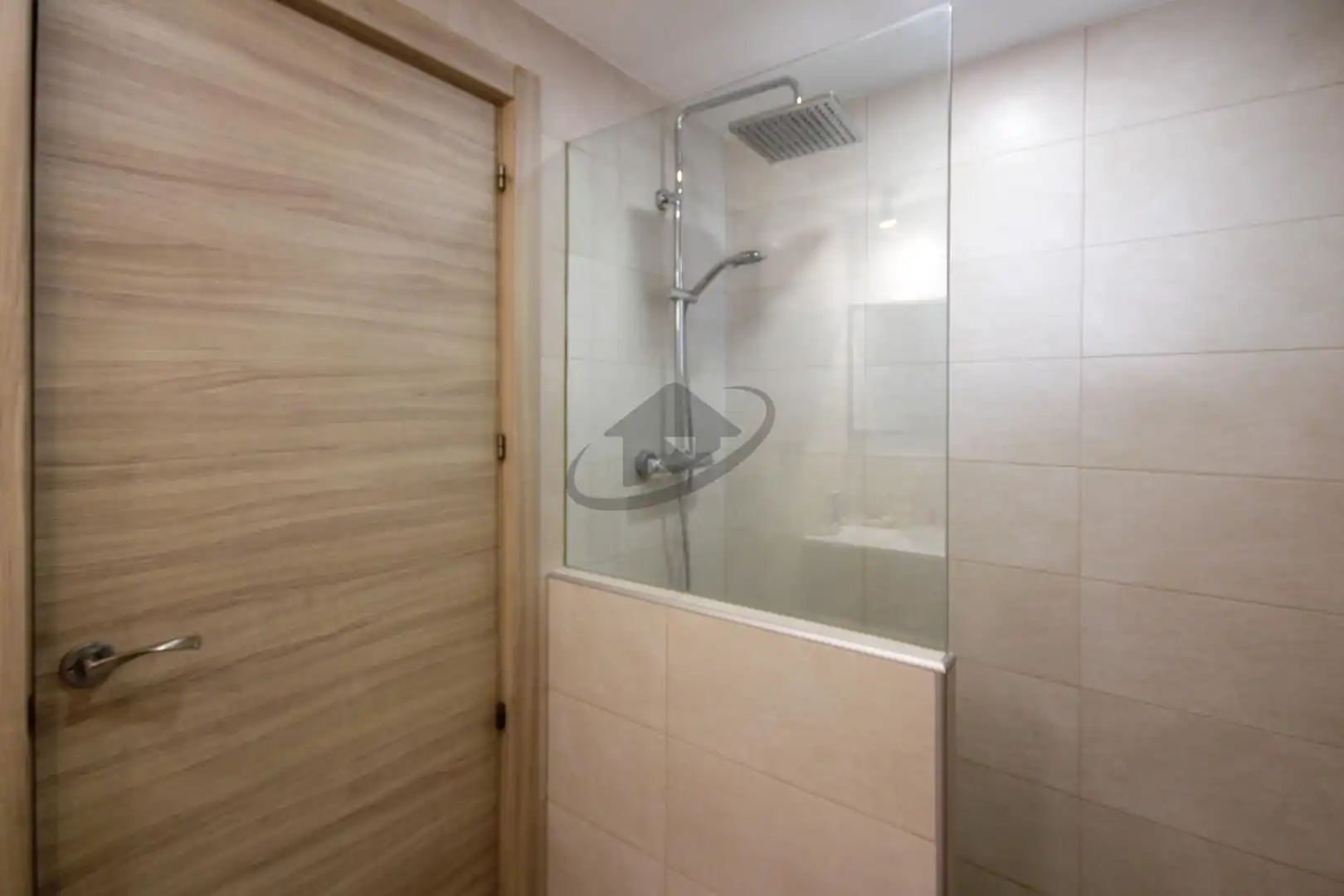 Baño de Ático en venta en Badia del Vallès con Calefacción y Balcón