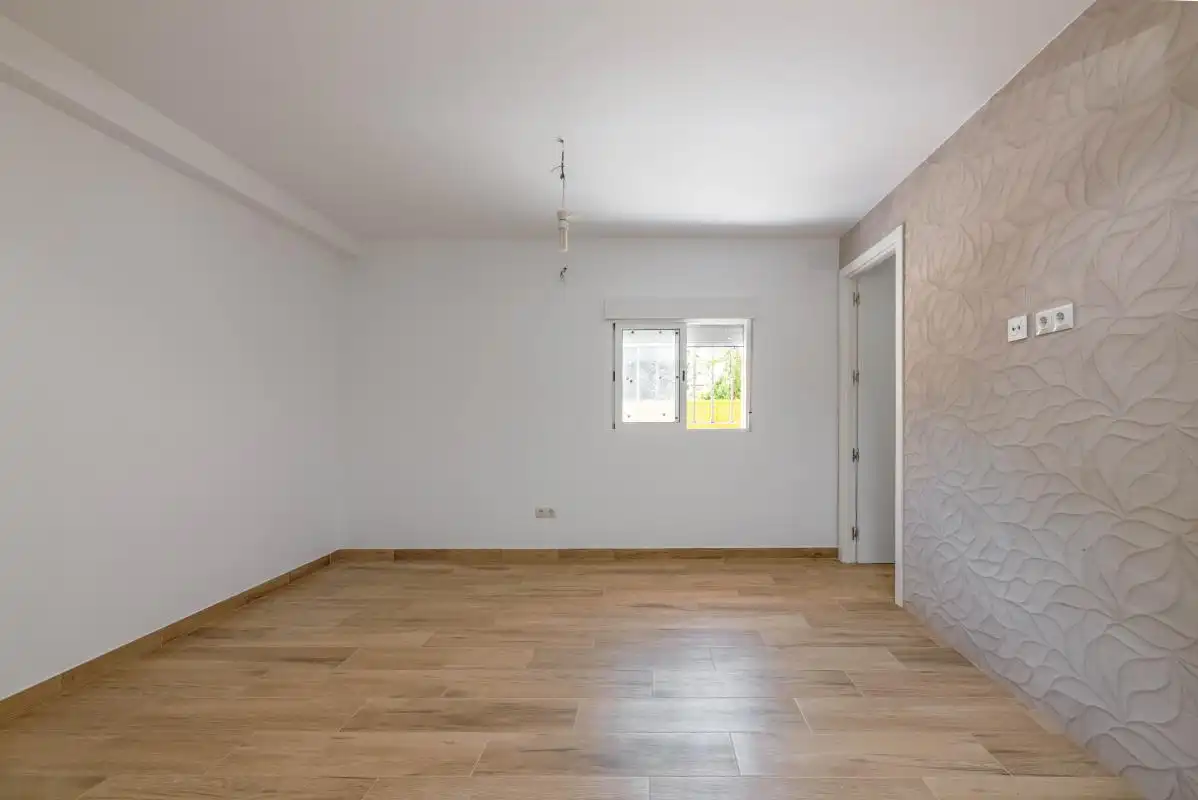 Planta baja en venta en Sevilla con Calefacción