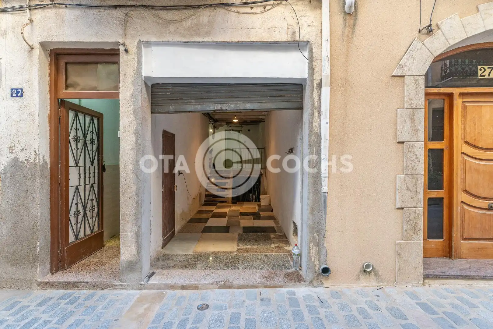 Außenansicht von Einfamilien-Reihenhaus zum Verkauf in Riudoms mit Terrasse und Balkon