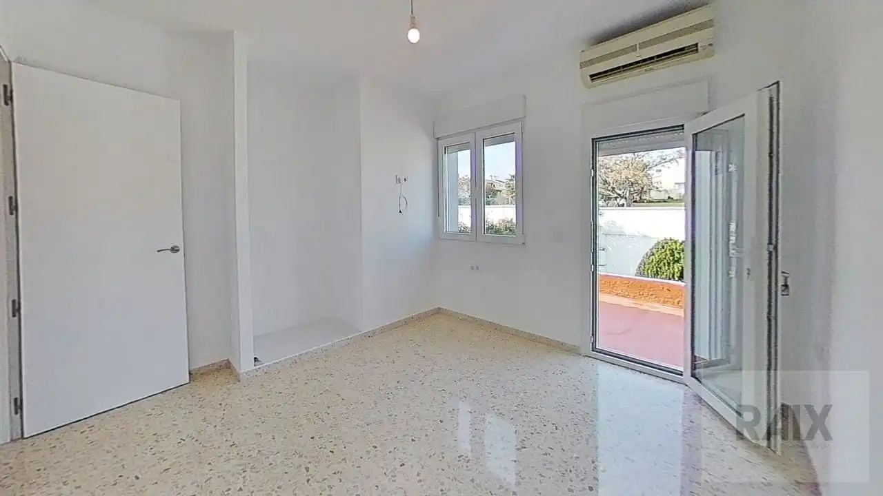 Habitación de Casa o chalet en venta en Algeciras con Aire acondicionado, Terraza y Trastero