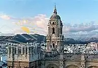 Außenansicht von Wohnungen zur Miete in Málaga mit Terrasse und Ofen