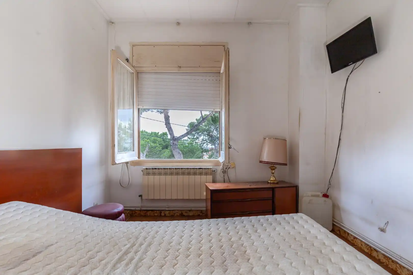 Habitación de Casa adosada en venta en Esplugues de Llobregat con Calefacción, Terraza y Alarma