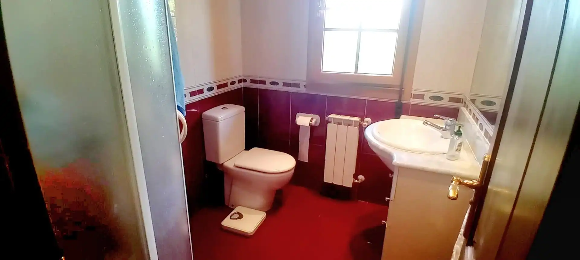 Baño de Casa o chalet en venta en El Franco  con Calefacción, Jardín privado y Terraza