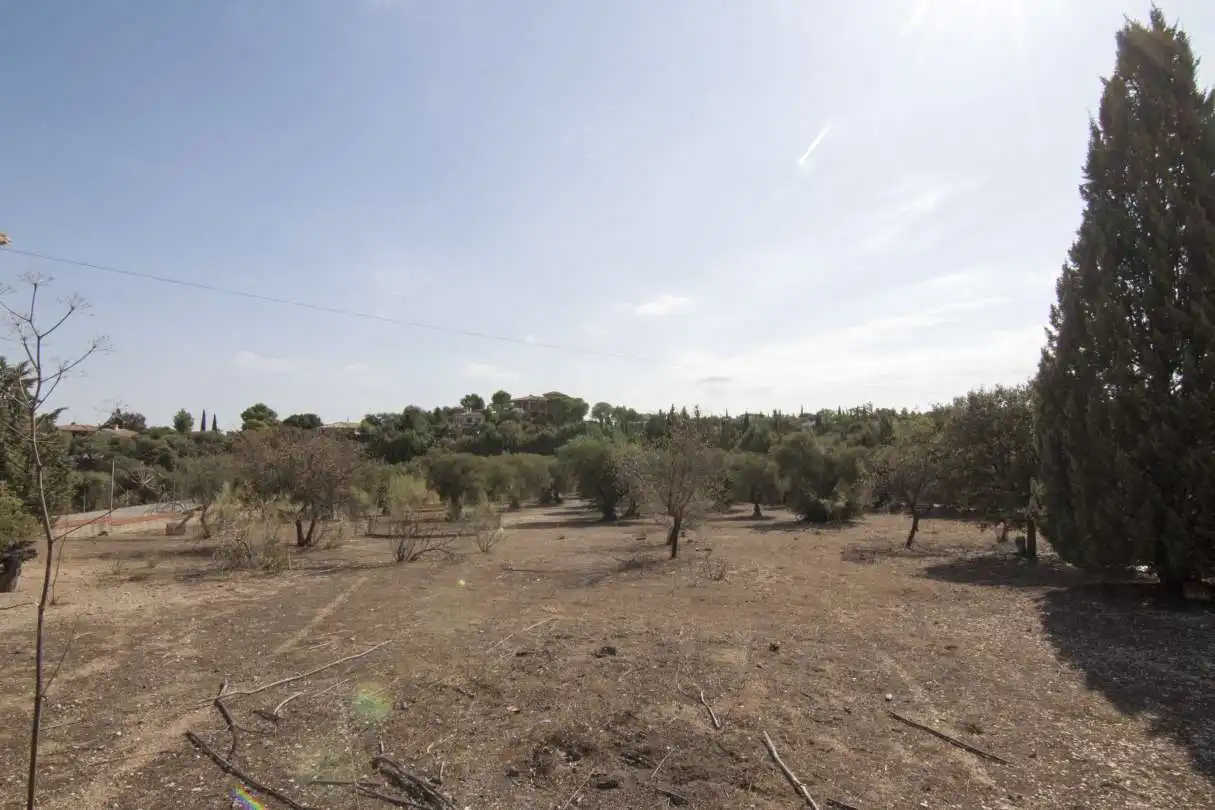 Terreno residencial en venta en Los Cigarrales - La Bastida