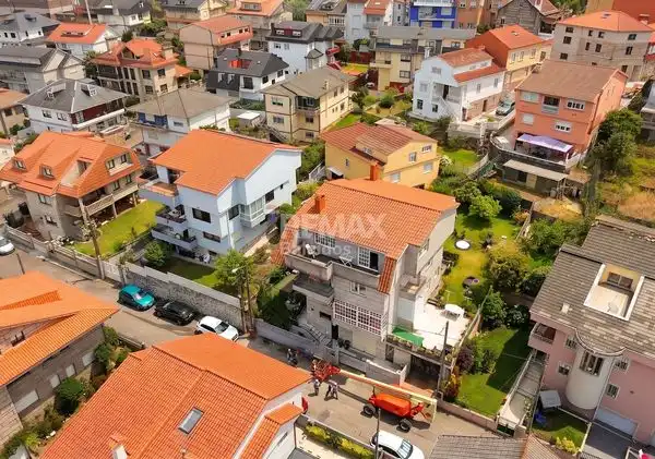 Dúplex en venta en Redondela con Calefacción, Terraza y Trastero